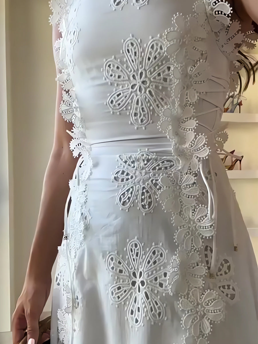 Caroline | Floral Embroidered Maxi Dress