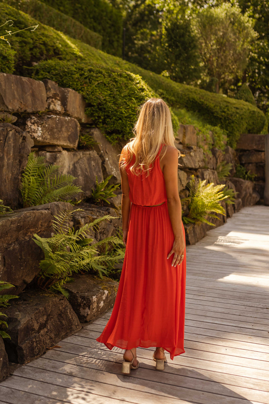 Amelia | Flowing Sleeveless Midi Dress